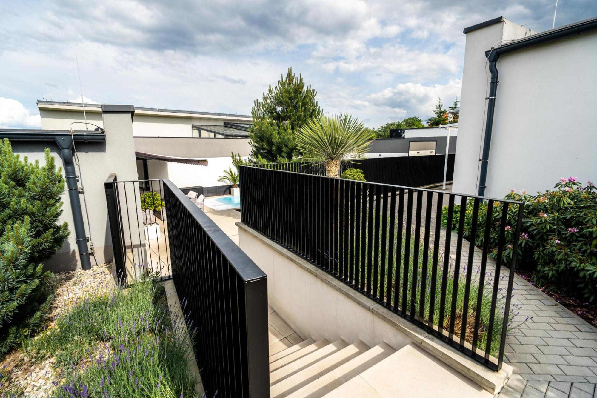 Apartmany Ladná エクステリア 写真