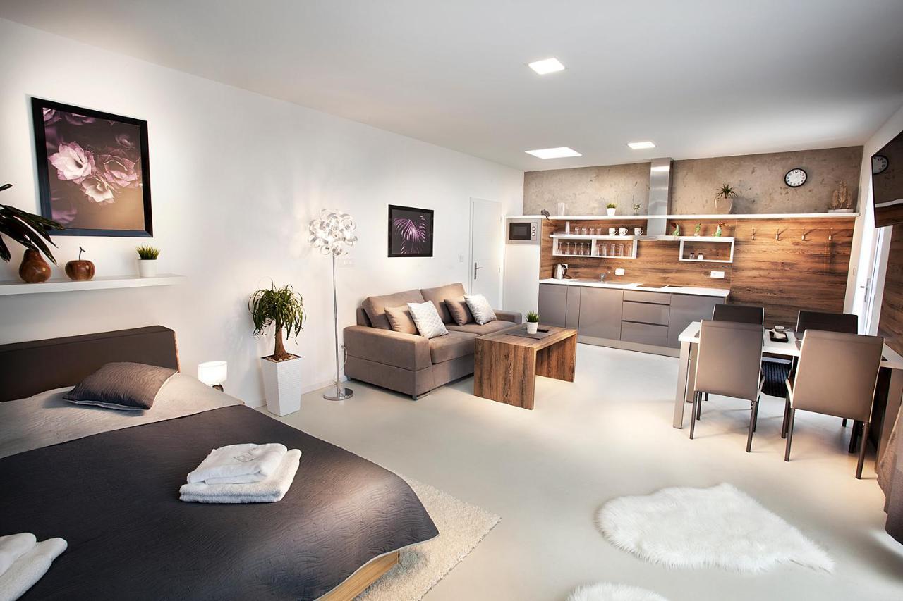 Apartmany Ladná エクステリア 写真