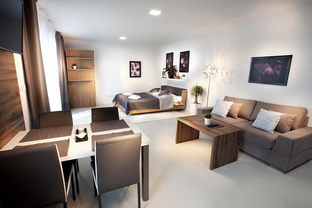Apartmany Ladná エクステリア 写真